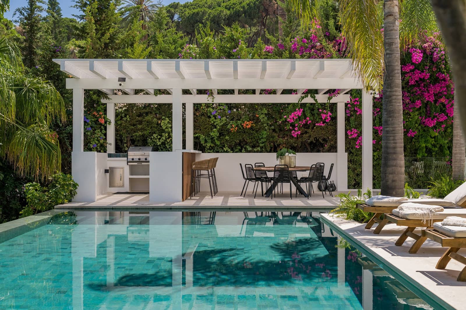4 chambre Villa/Maison à vendre à Nueva Andalucia avec piscine garage - 4 995 000 € (Ref: 9953965)