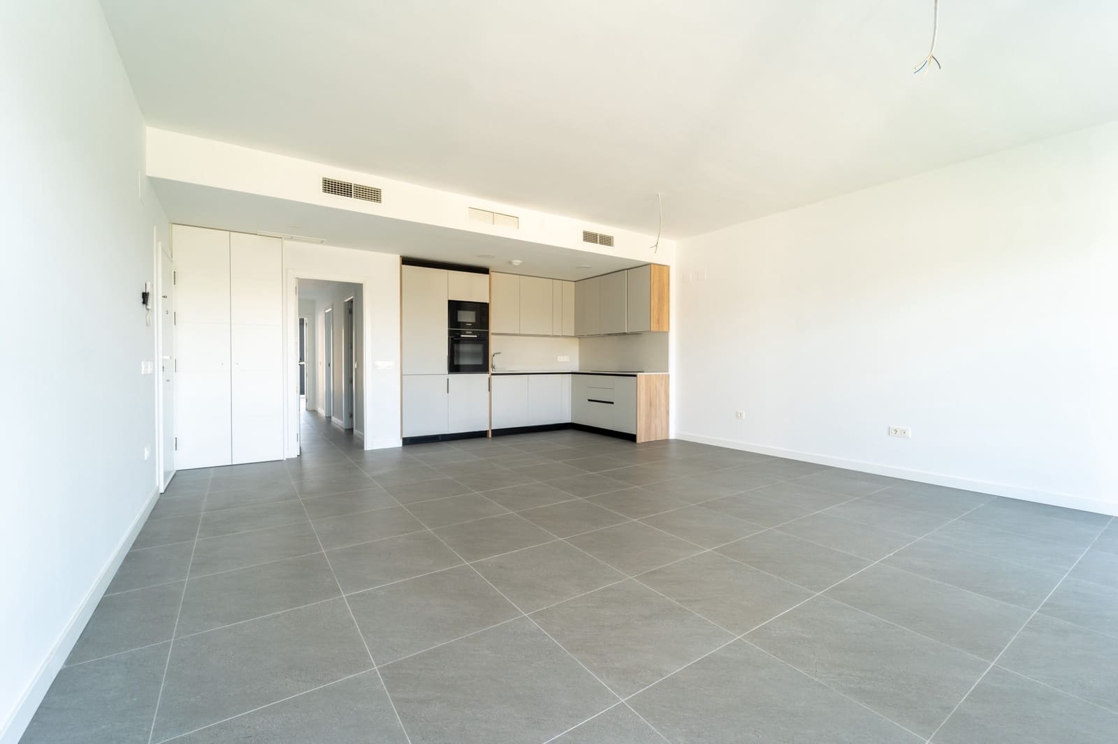 2 soverom Leilighet til salgs i Mijas Costa med svømmebasseng garasje - € 455 000 (Ref: 9954898)