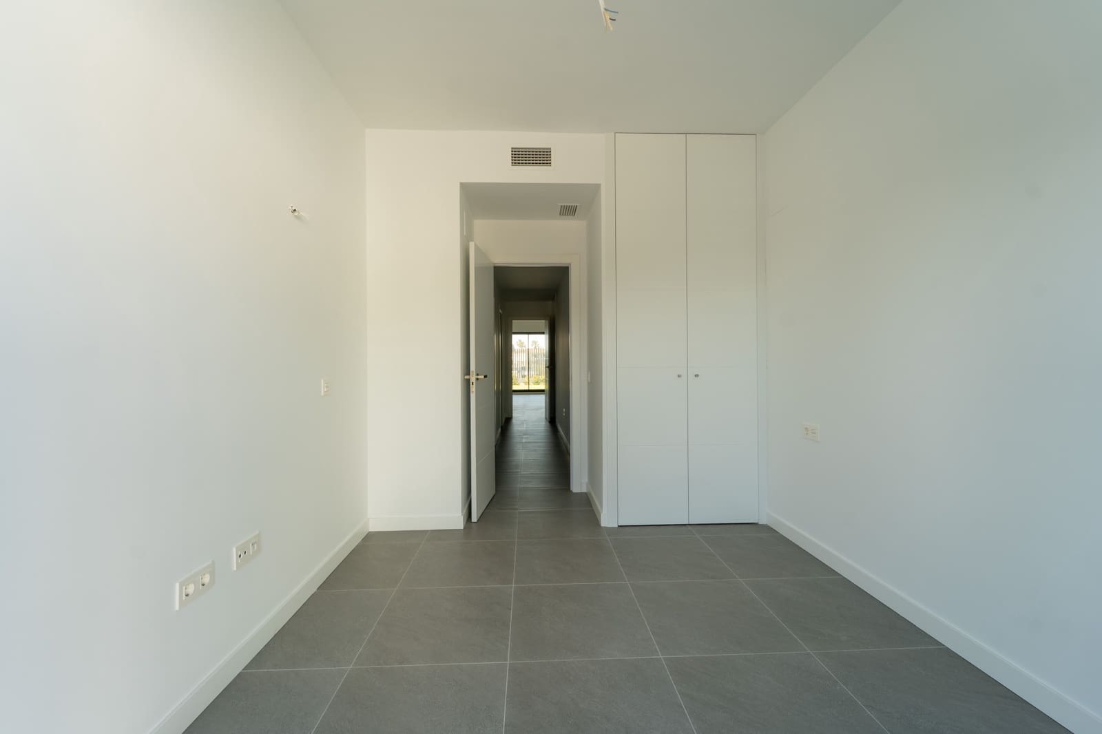 2 soverom Leilighet til salgs i Mijas Costa med svømmebasseng garasje - € 455 000 (Ref: 9954898)