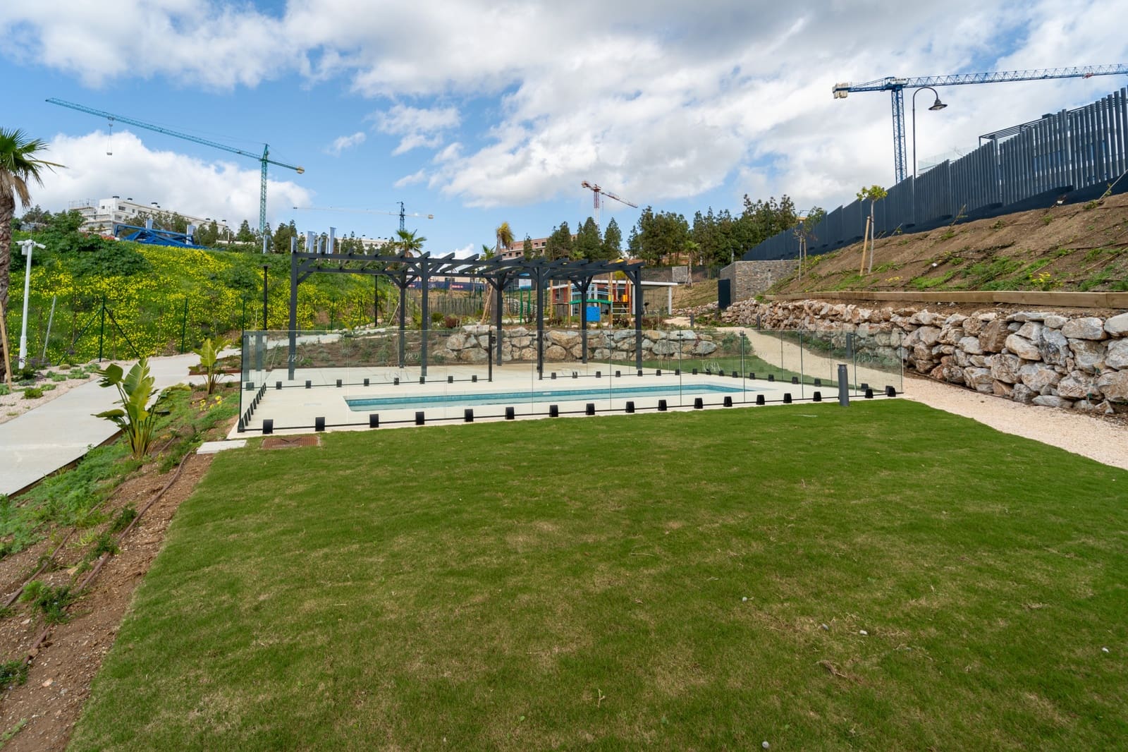 Apartamento de 2 habitaciones en Mijas Costa en venta con piscina garaje - 435.000 € (Ref: 9954908)