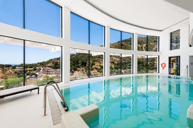 3 quarto Penthouse para venda em Ojen com piscina garagem - 1 775 000 € (Ref: 9957655)