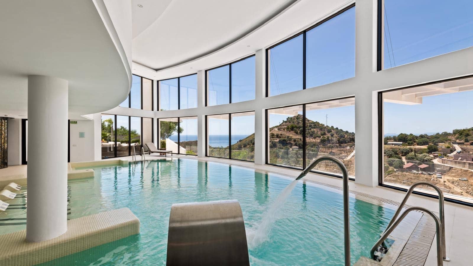 3 quarto Penthouse para venda em Ojen com piscina garagem - 1 775 000 € (Ref: 9957655)