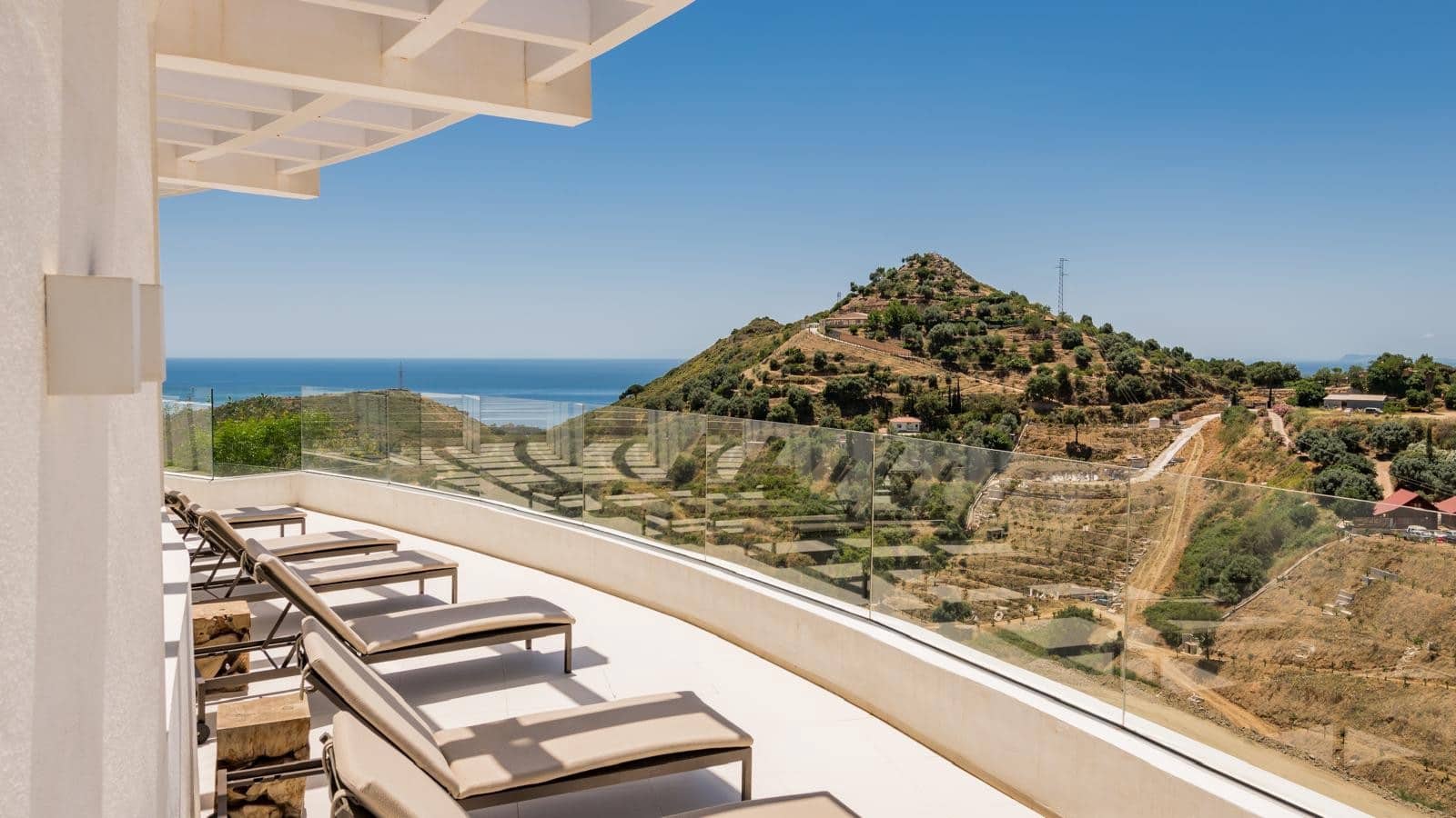 3 quarto Penthouse para venda em Ojen com piscina garagem - 1 775 000 € (Ref: 9957655)