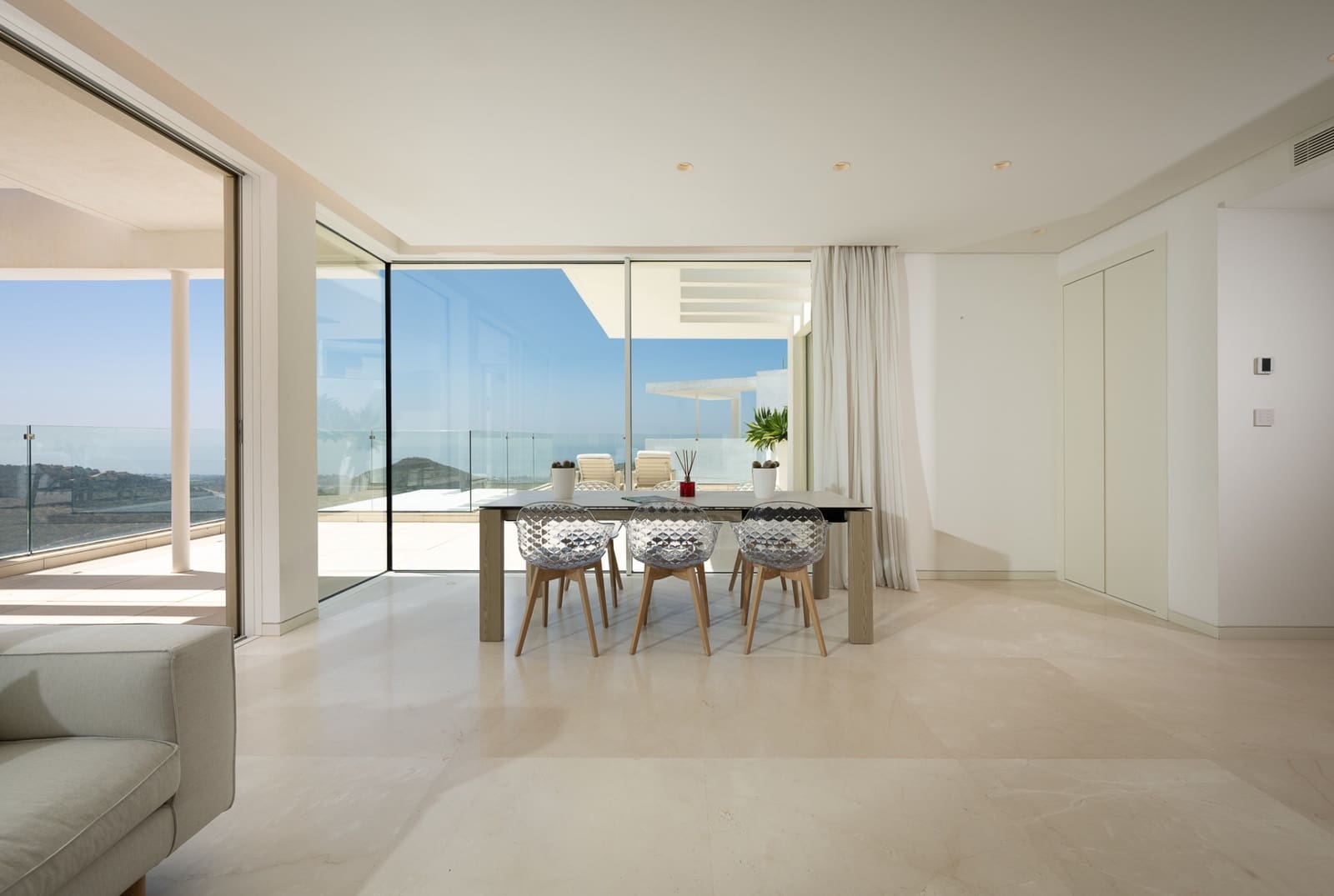 3 quarto Penthouse para venda em Ojen com piscina garagem - 1 775 000 € (Ref: 9957655)