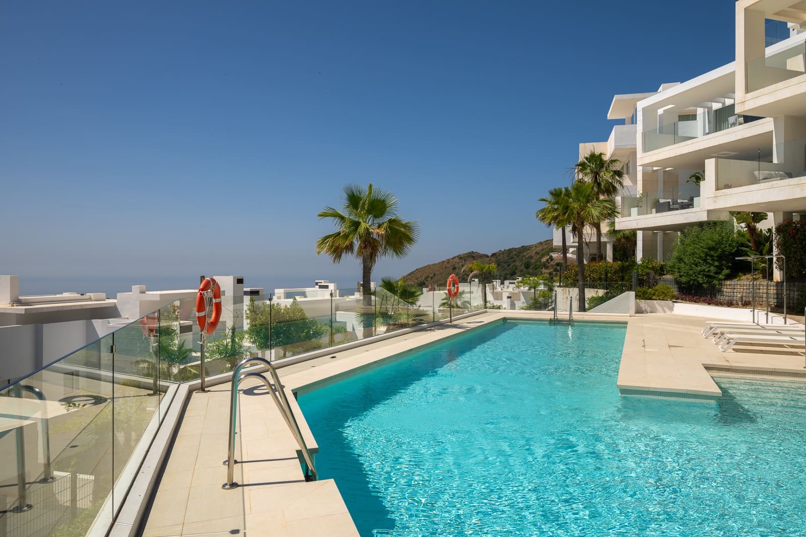 3 quarto Penthouse para venda em Ojen com piscina garagem - 1 775 000 € (Ref: 9957655)