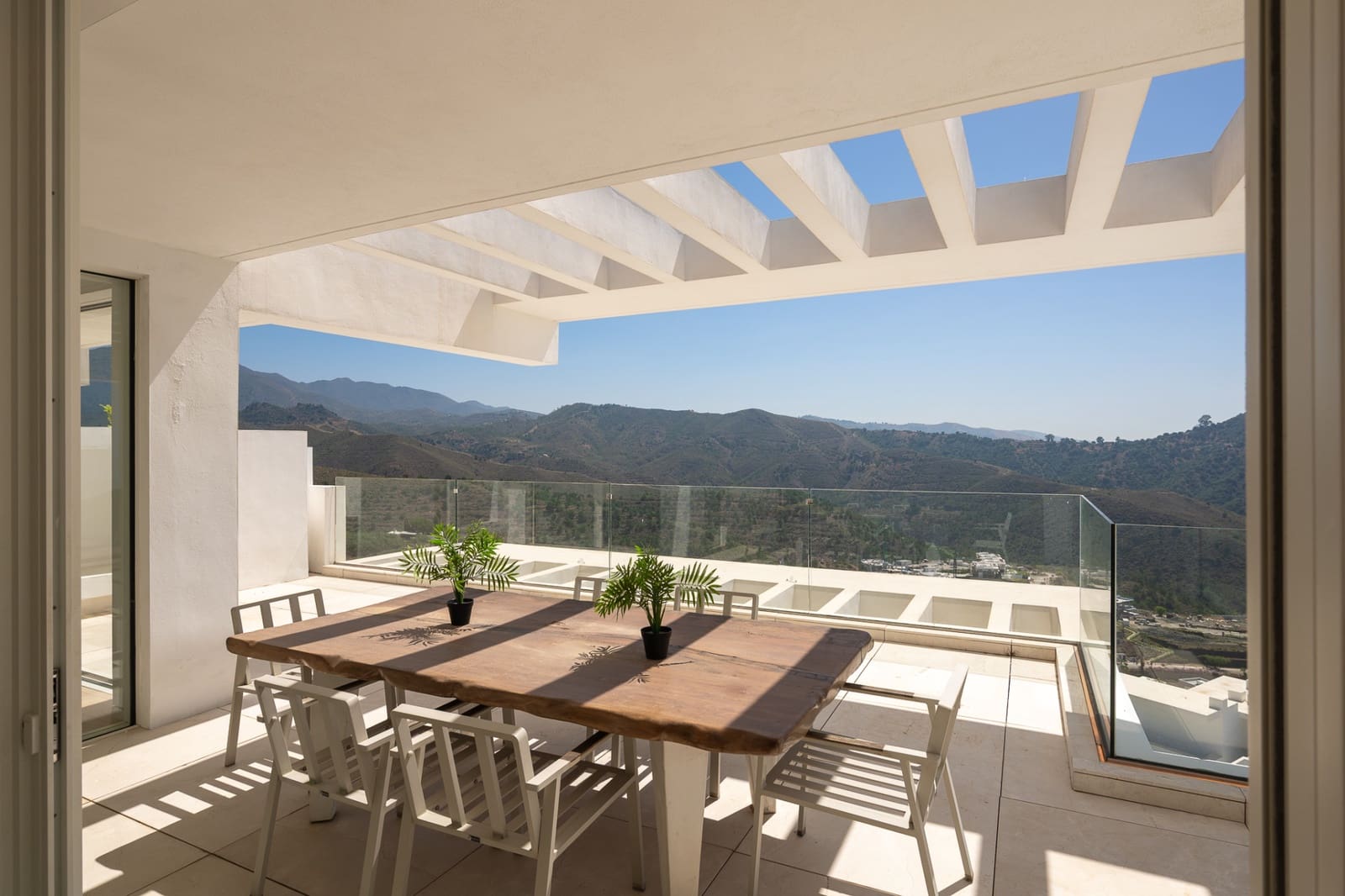 3 quarto Penthouse para venda em Ojen com piscina garagem - 1 775 000 € (Ref: 9957655)