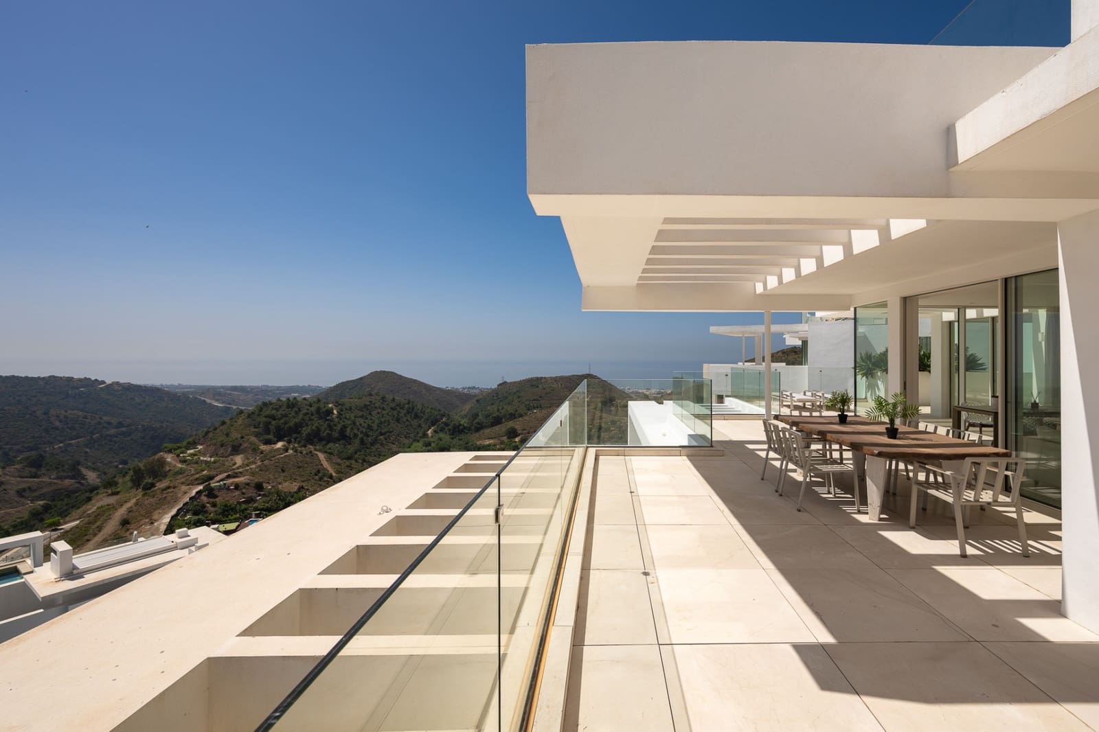 3 quarto Penthouse para venda em Ojen com piscina garagem - 1 775 000 € (Ref: 9957655)