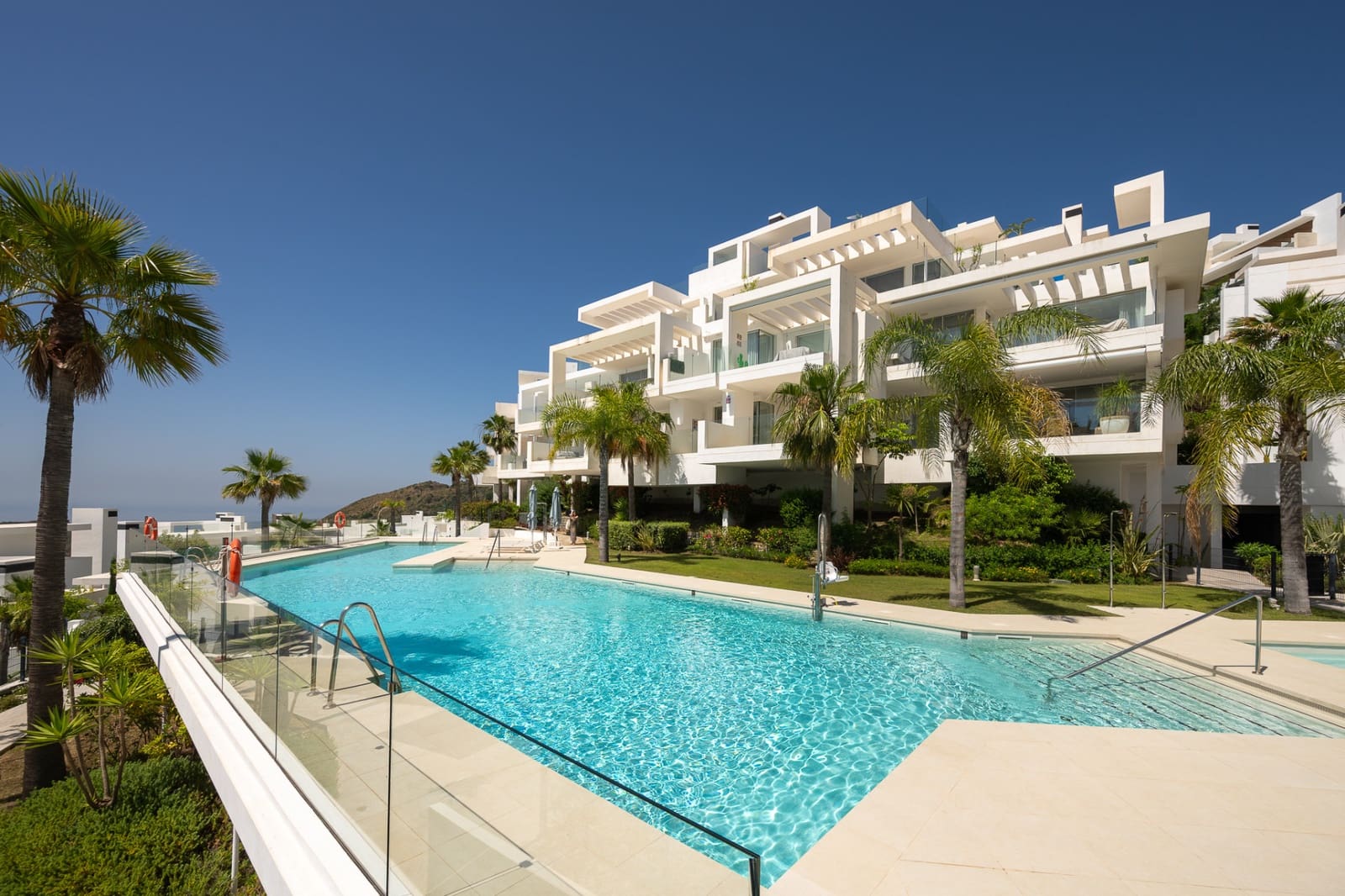 3 quarto Penthouse para venda em Ojen com piscina garagem - 1 775 000 € (Ref: 9957655)