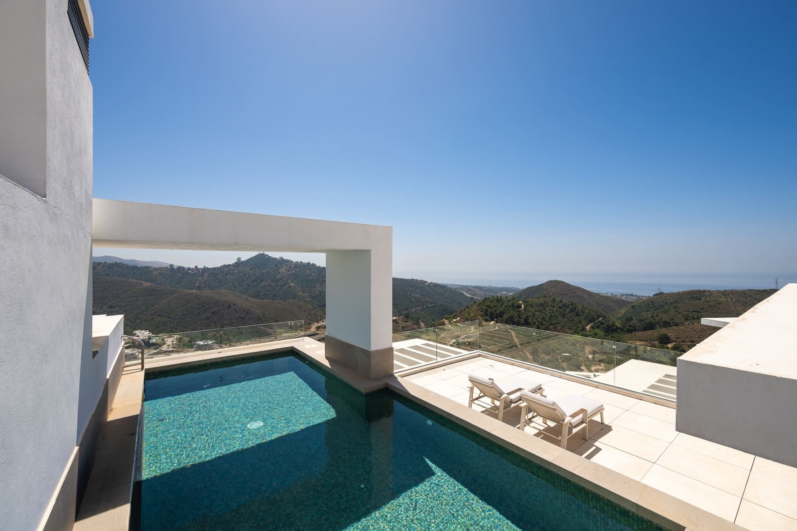 3 quarto Penthouse para venda em Ojen com piscina garagem - 1 775 000 € (Ref: 9957655)