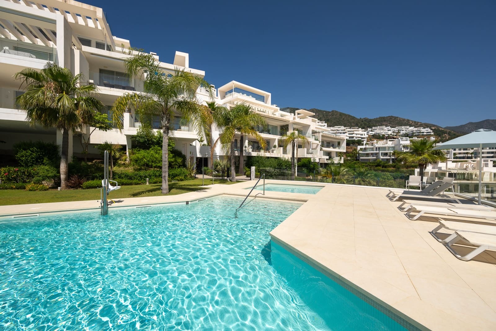 3 quarto Penthouse para venda em Ojen com piscina garagem - 1 775 000 € (Ref: 9957655)