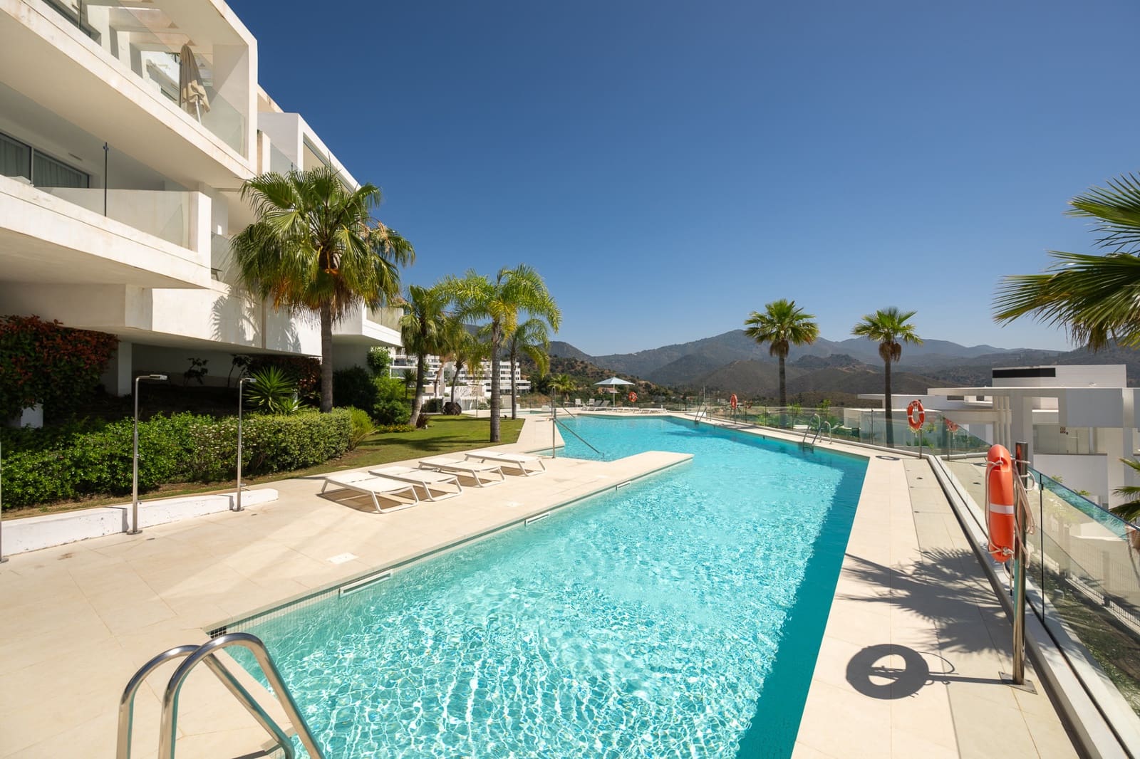 3 quarto Penthouse para venda em Ojen com piscina garagem - 1 775 000 € (Ref: 9957655)