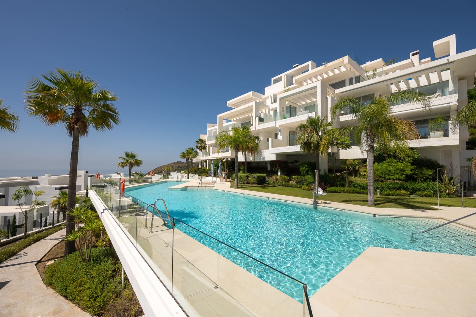 3 quarto Penthouse para venda em Ojen com piscina garagem - 1 775 000 € (Ref: 9957655)