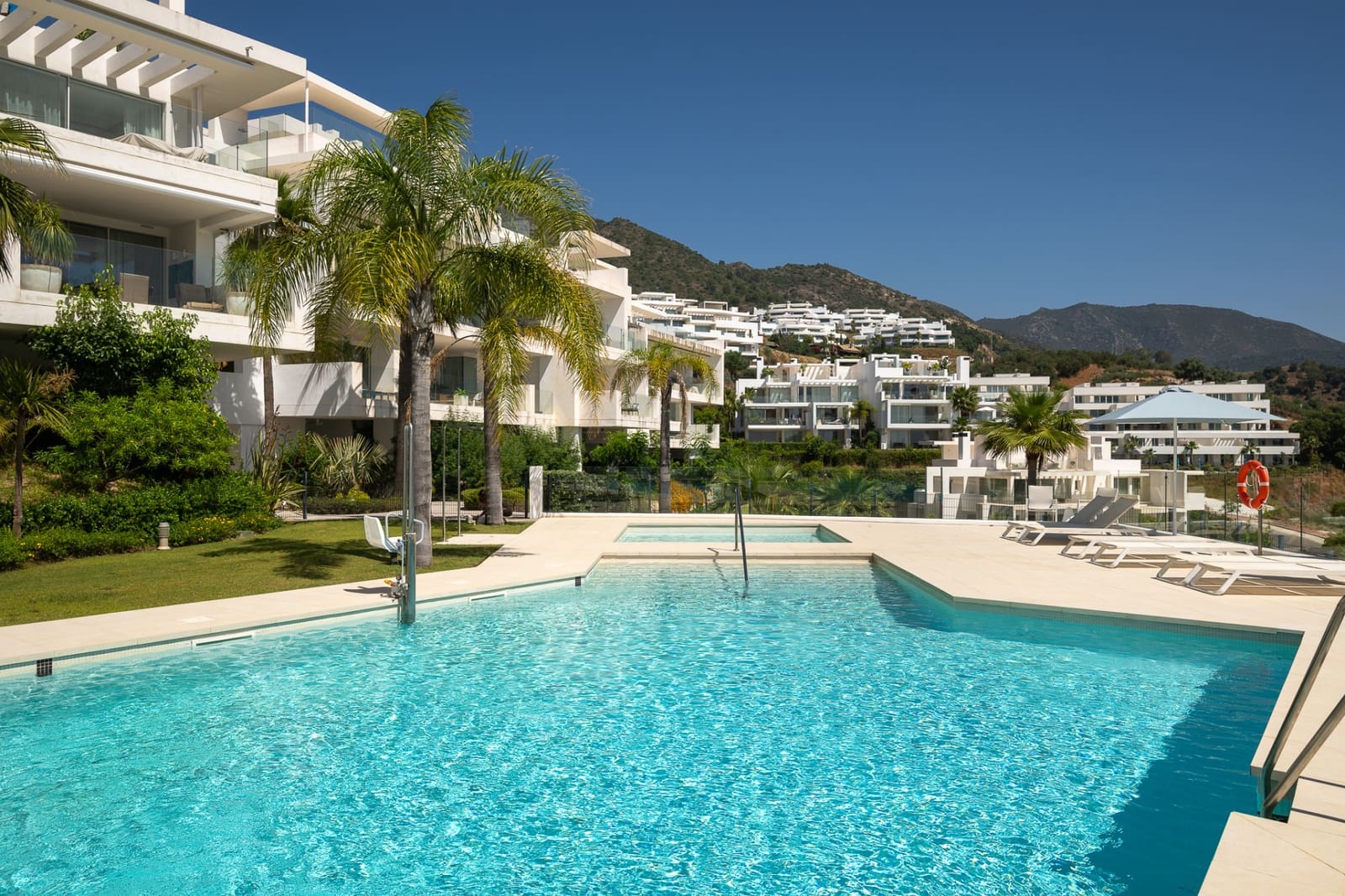3 quarto Penthouse para venda em Ojen com piscina garagem - 1 775 000 € (Ref: 9957655)