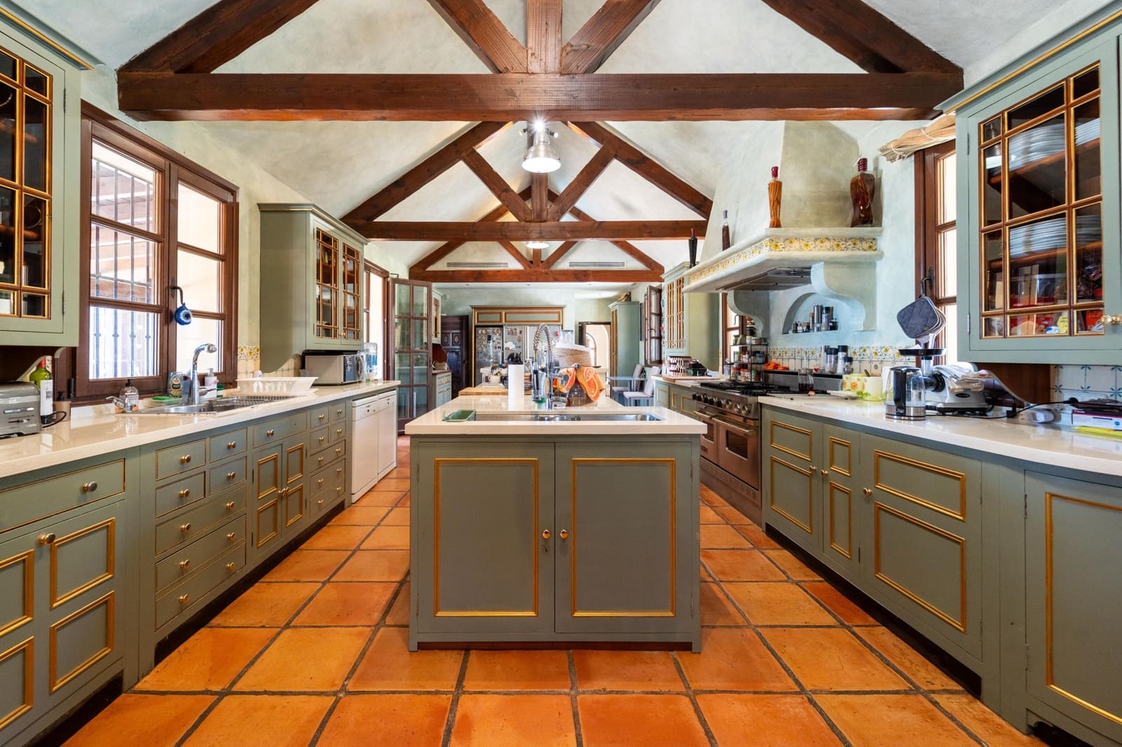 9 quarto Moradia para venda em Marbella com piscina garagem - 10 750 000 € (Ref: 9957656)