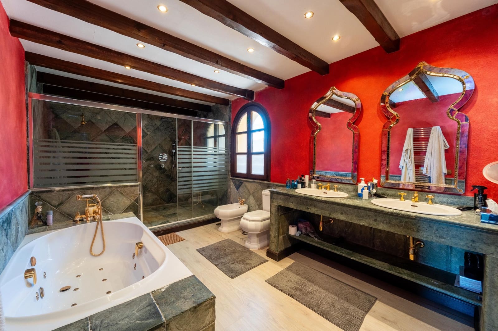9 quarto Moradia para venda em Marbella com piscina garagem - 10 750 000 € (Ref: 9957656)
