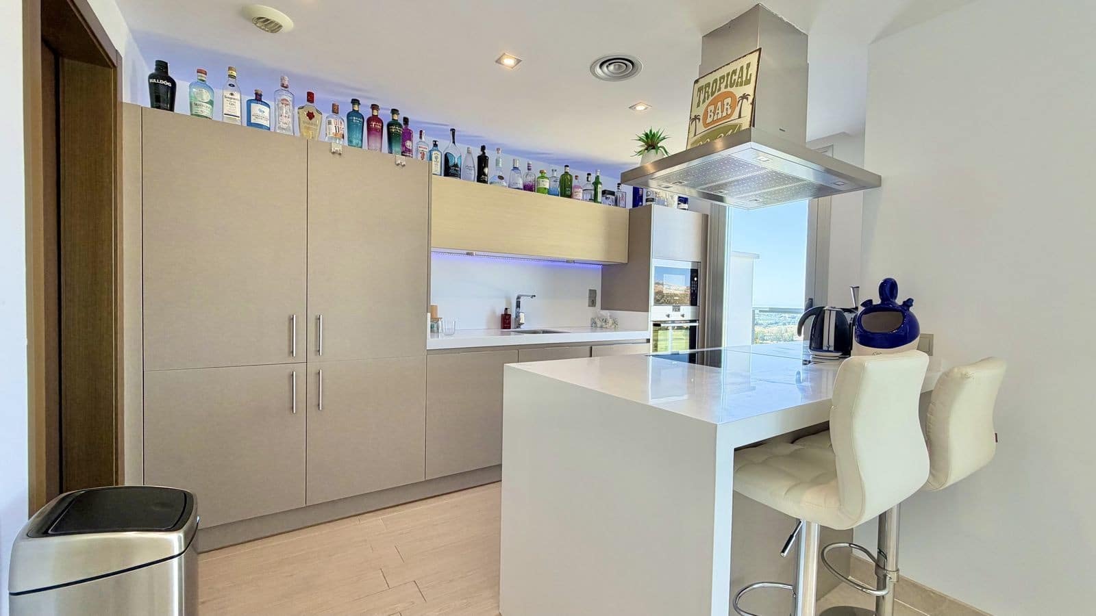 3 sovrum Takvåning till salu i Los Arqueros med pool garage - 990 000 € (Ref: 9959458)