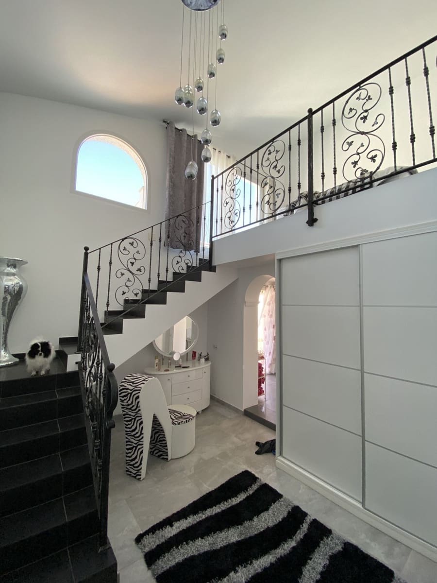 4 bedroom Villa for sale in Mijas Costa with pool garage - € 799,000 (Ref: 9959459)
