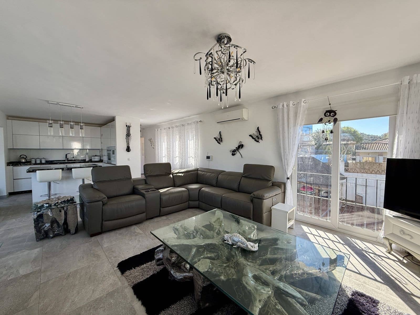 4 bedroom Villa for sale in Mijas Costa with pool garage - € 799,000 (Ref: 9959459)