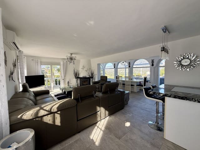 4 soverom Villa til salgs i Mijas Costa, Mijas med svømmebasseng garasje - € 799 000 (Ref: 9959459)