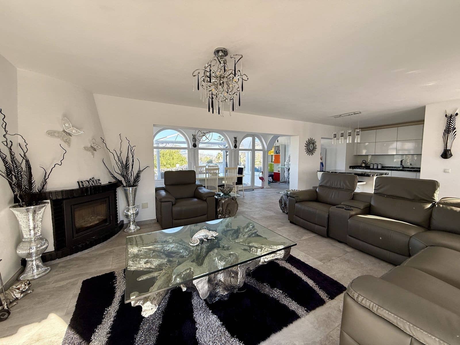 4 bedroom Villa for sale in Mijas Costa with pool garage - € 799,000 (Ref: 9959459)