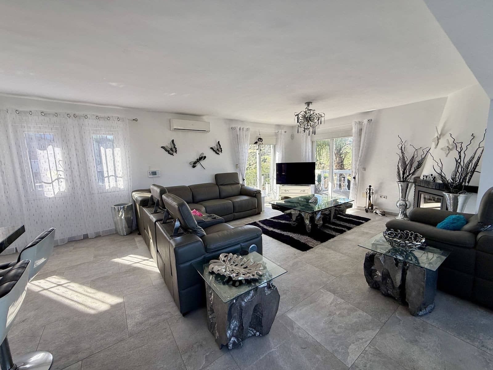 4 bedroom Villa for sale in Mijas Costa with pool garage - € 799,000 (Ref: 9959459)