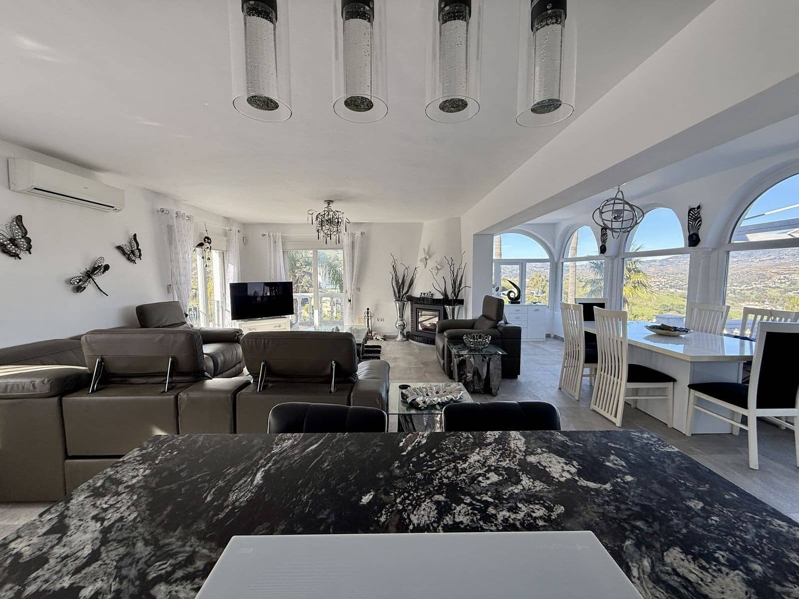 4 bedroom Villa for sale in Mijas Costa with pool garage - € 799,000 (Ref: 9959459)