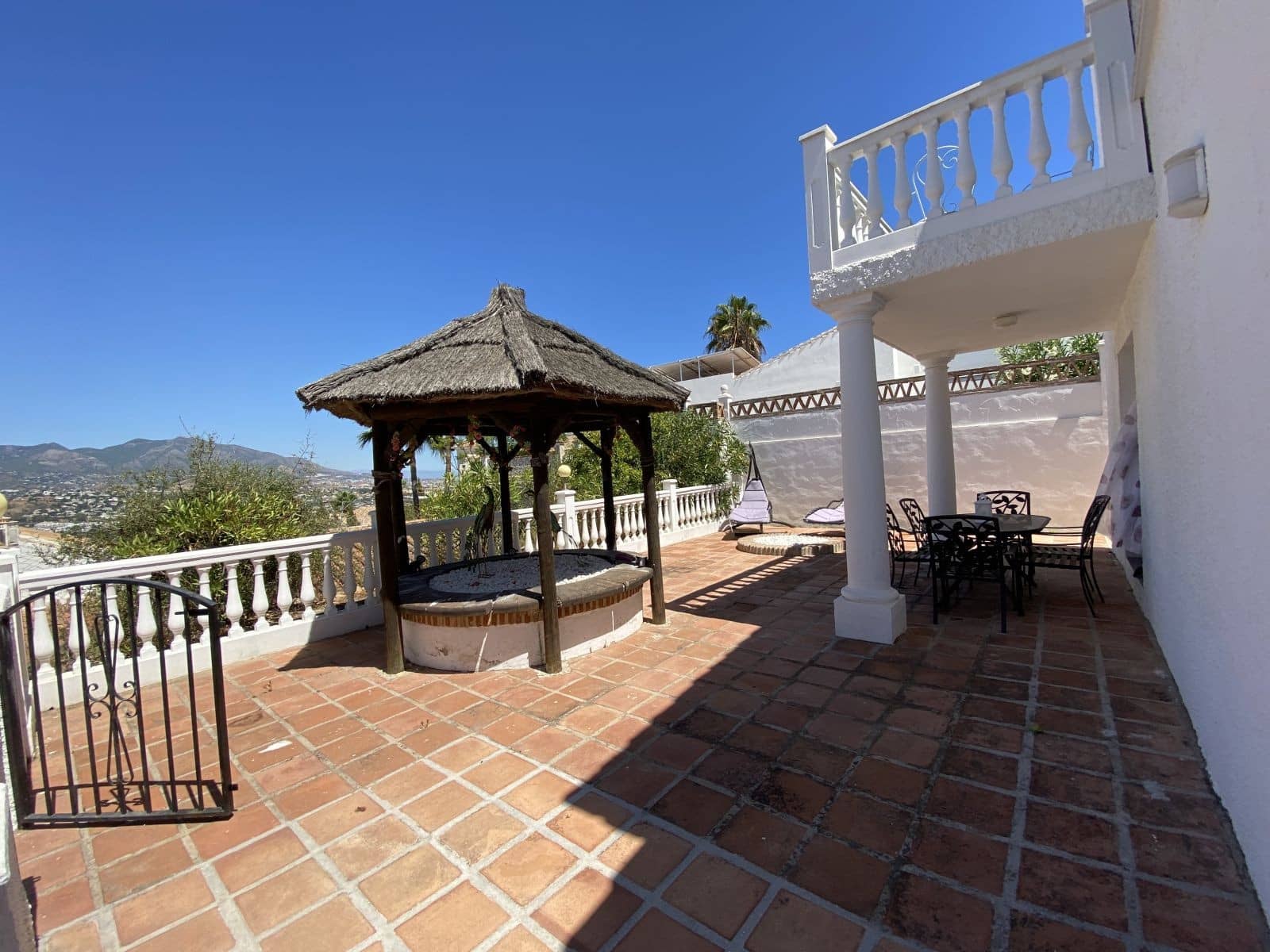 4 bedroom Villa for sale in Mijas Costa with pool garage - € 799,000 (Ref: 9959459)