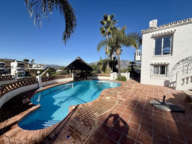 4 soverom Villa til salgs i Mijas Costa, Mijas med svømmebasseng garasje - € 799 000 (Ref: 9959459)