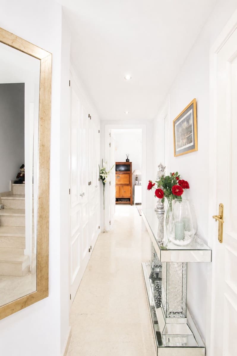 3 soverom Penthouse til salgs i Marbella med svømmebasseng garasje - € 1 399 000 (Ref: 9959461)