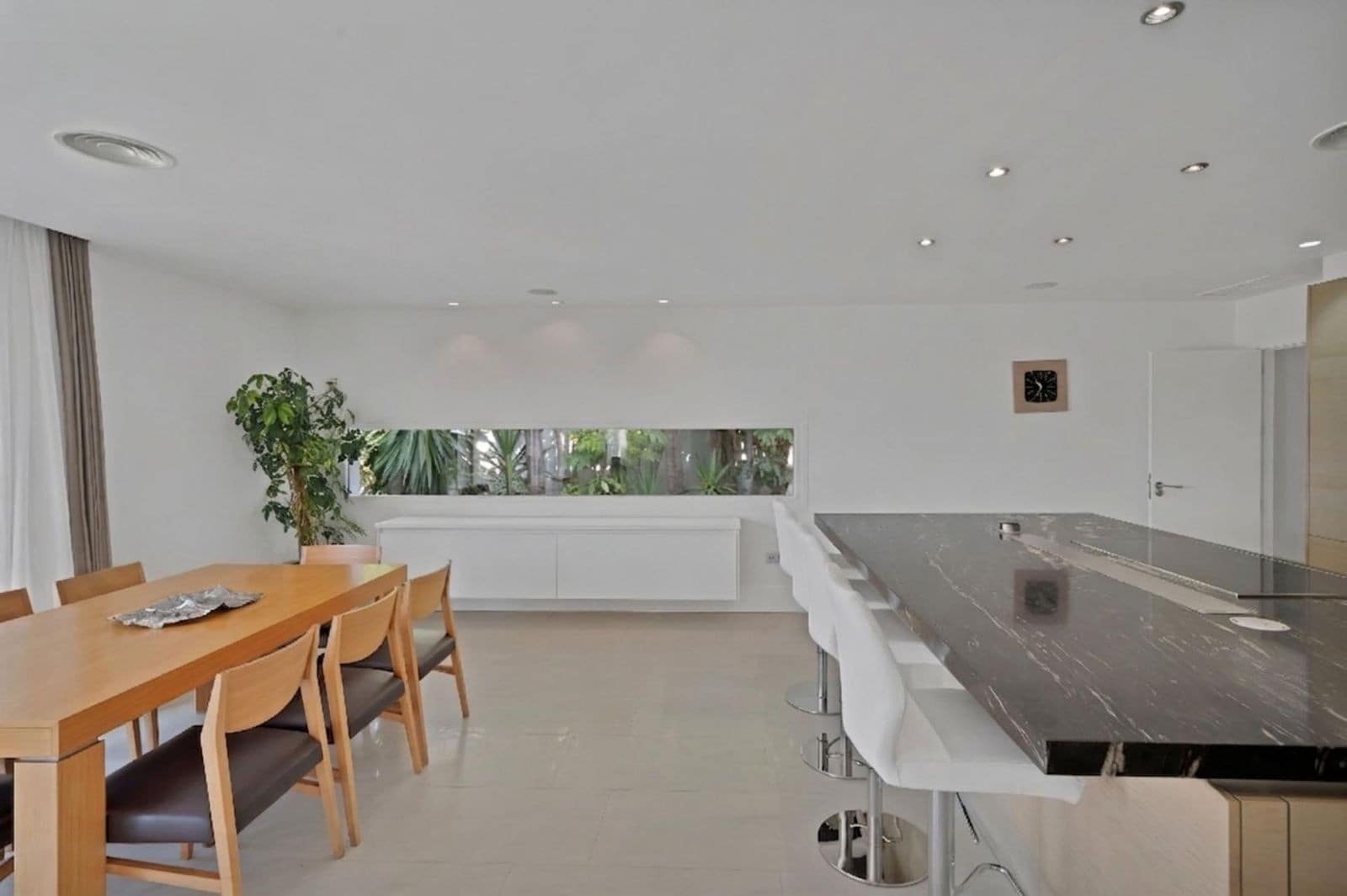 6 bedroom Villa for sale in Marbella with pool garage - € 5,490,000 (Ref: 9959462)