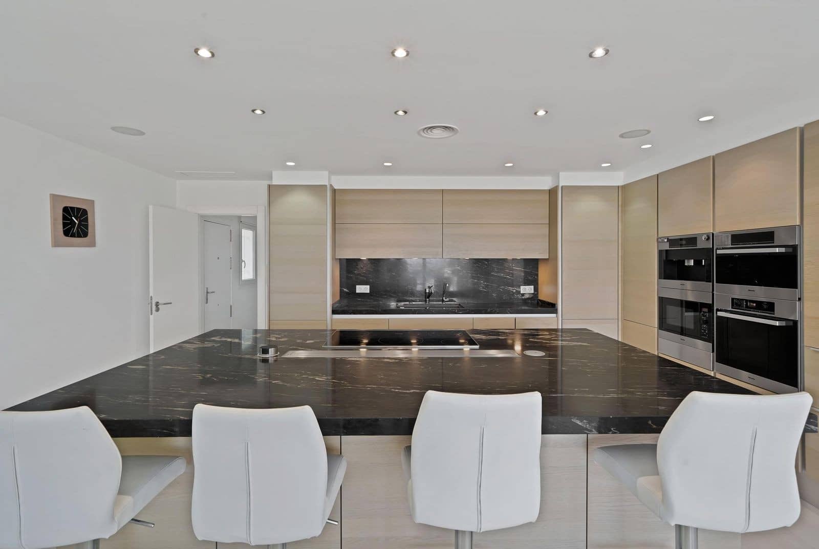 6 bedroom Villa for sale in Marbella with pool garage - € 5,490,000 (Ref: 9959462)
