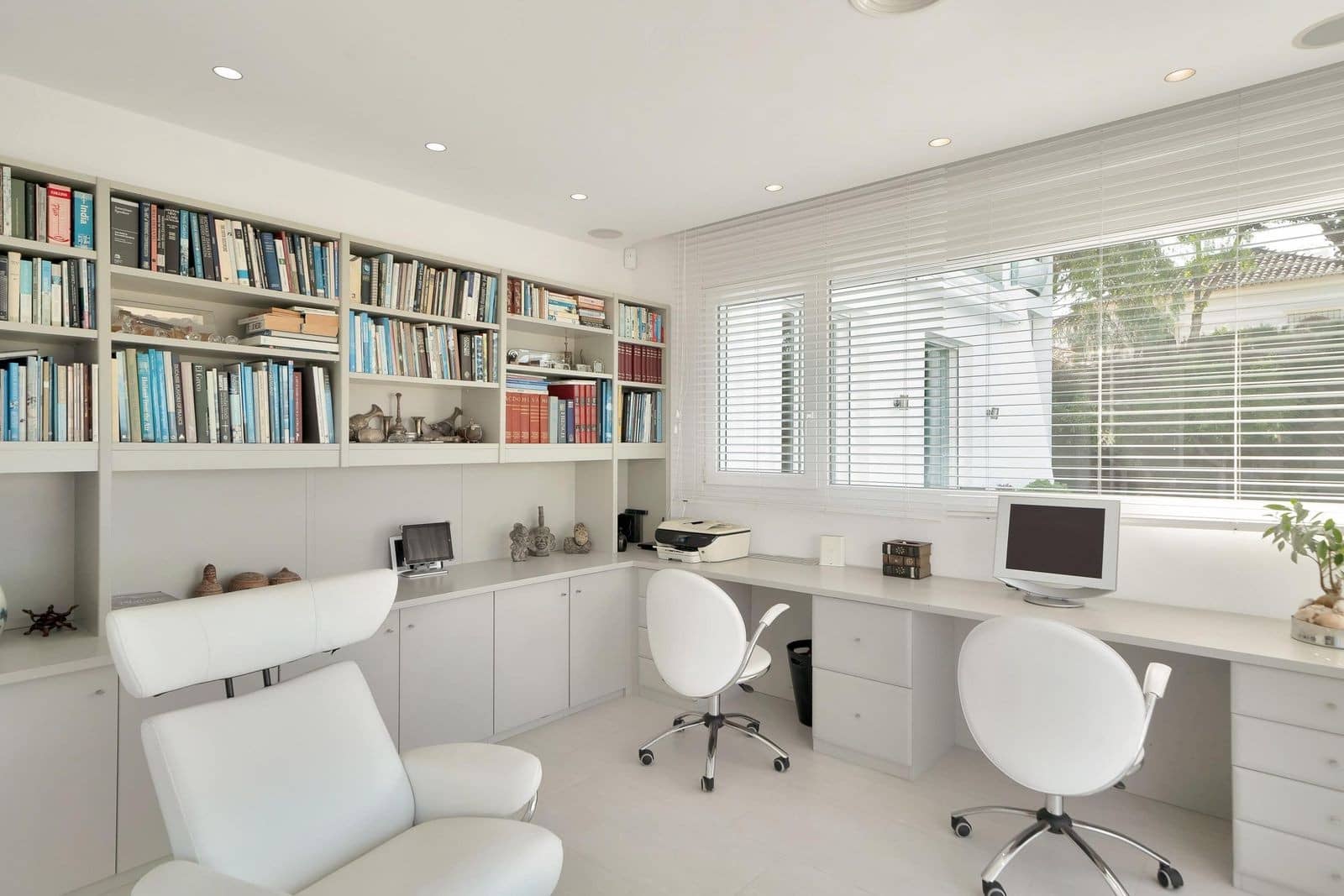 6 bedroom Villa for sale in Marbella with pool garage - € 5,490,000 (Ref: 9959462)
