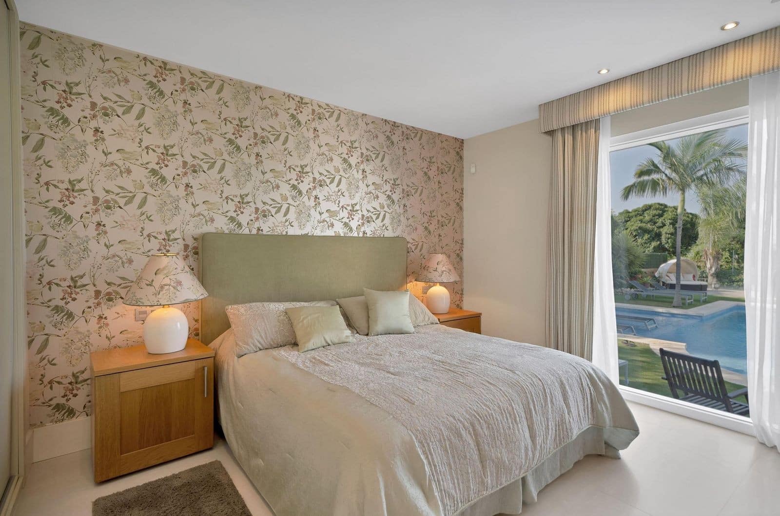 6 bedroom Villa for sale in Marbella with pool garage - € 5,490,000 (Ref: 9959462)