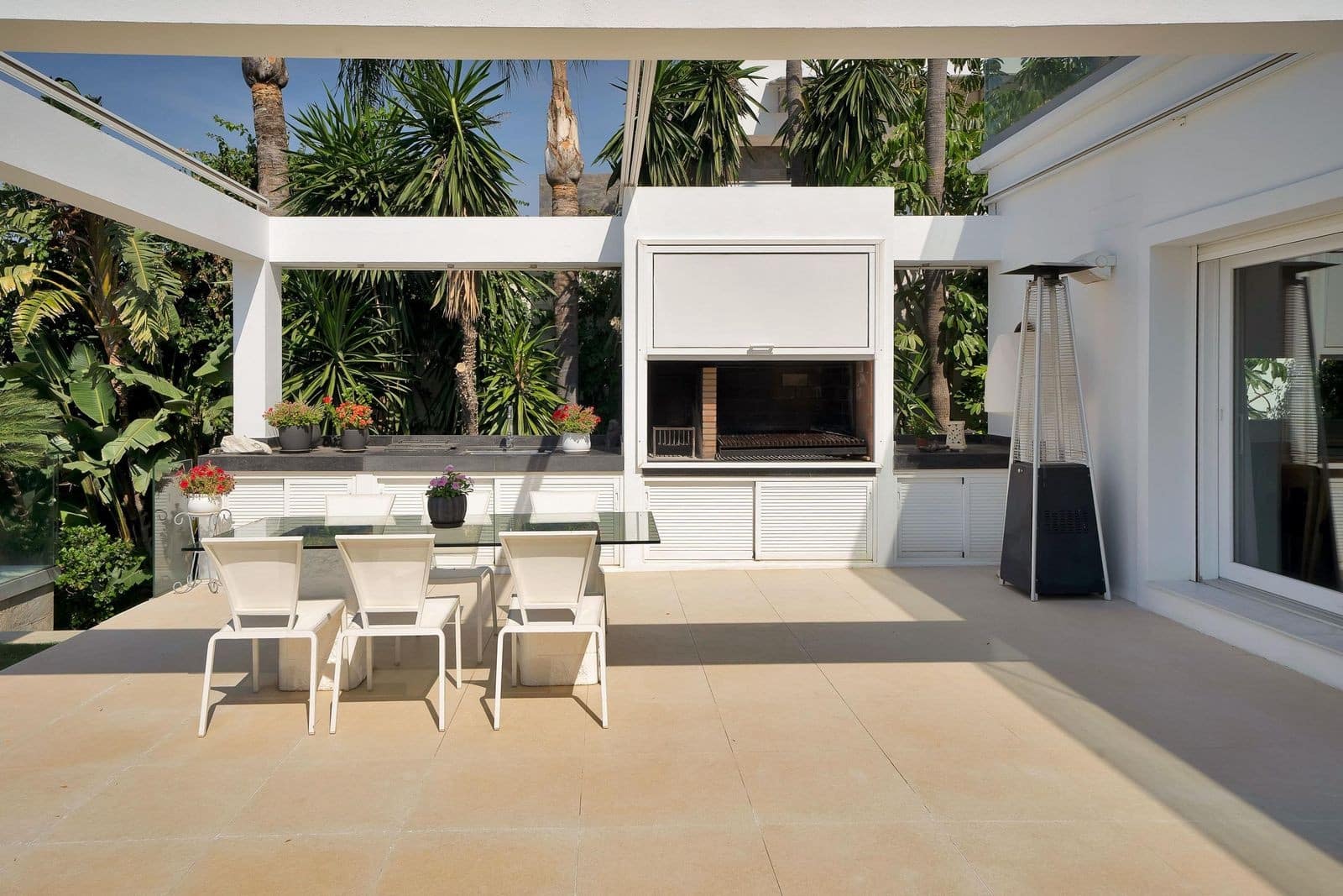 6 bedroom Villa for sale in Marbella with pool garage - € 5,490,000 (Ref: 9959462)