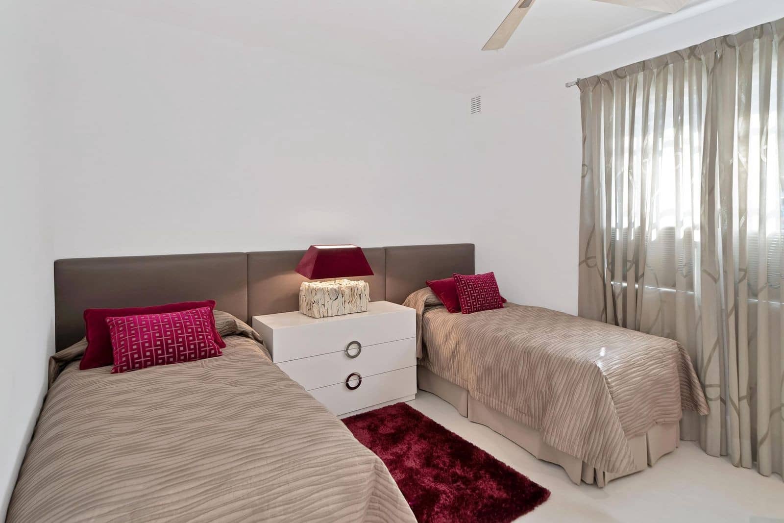 6 bedroom Villa for sale in Marbella with pool garage - € 5,490,000 (Ref: 9959462)