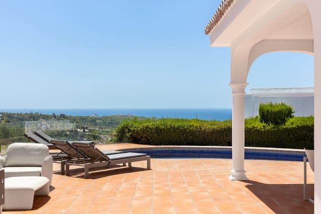 4 bedroom Villa for sale in Marbella with pool garage - € 2,480,000 (Ref: 9959463)