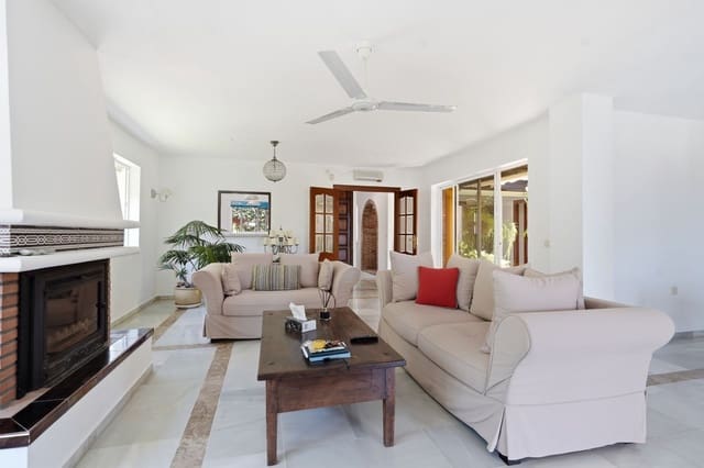 5 sypialnia Willa na sprzedaż w Benalmádena z basenem garażem - 1 425 000 € (Ref: 9962375)