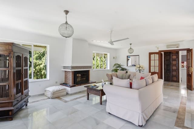 5 sypialnia Willa na sprzedaż w Benalmádena z basenem garażem - 1 425 000 € (Ref: 9962375)