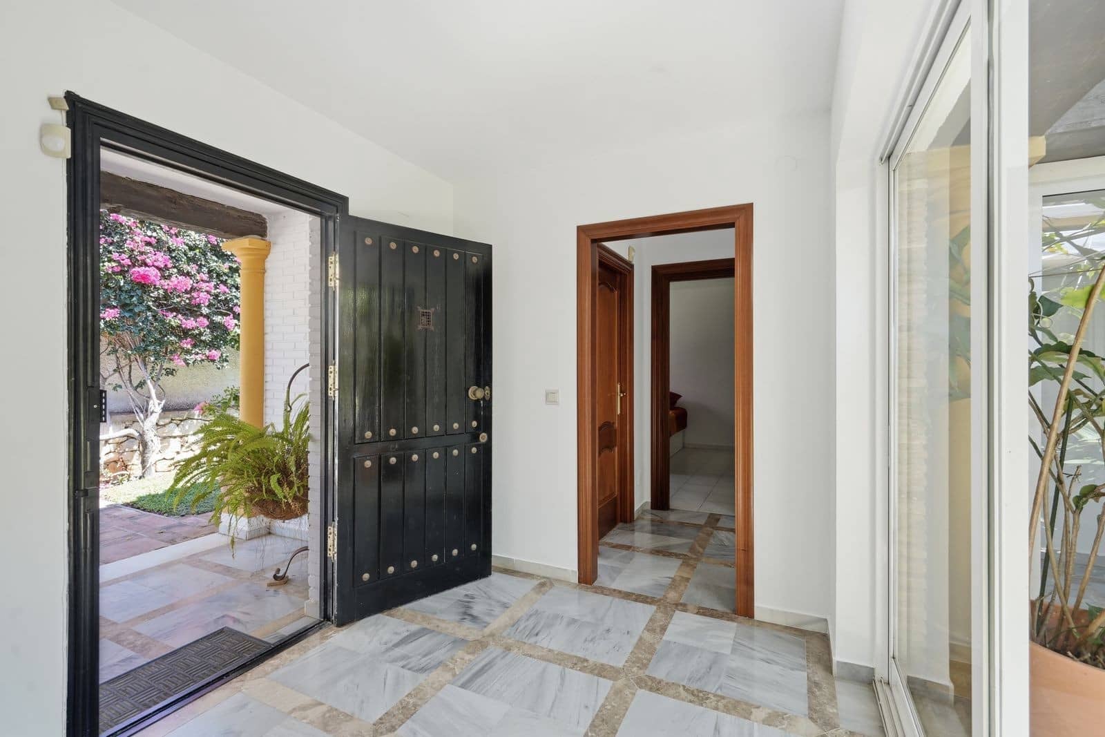 5 sypialnia Willa na sprzedaż w Benalmadena z basenem garażem - 1 425 000 € (Ref: 9962375)