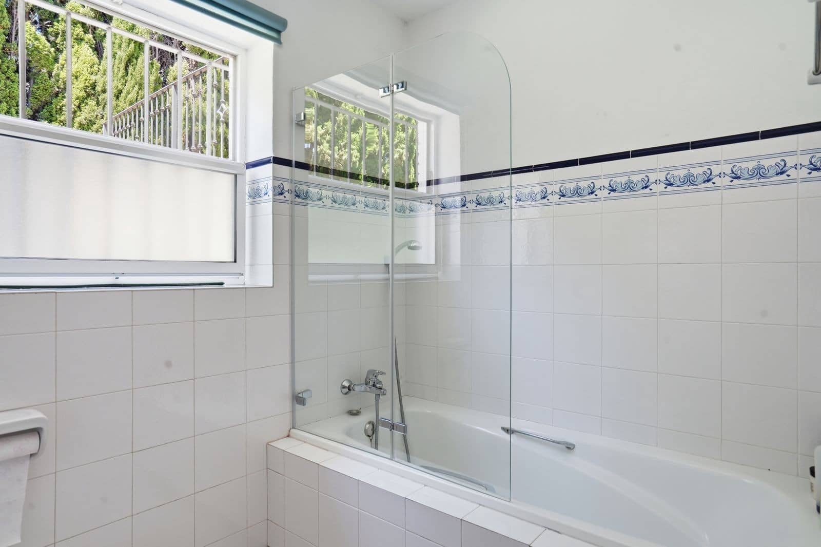 5 sypialnia Willa na sprzedaż w Benalmadena z basenem garażem - 1 425 000 € (Ref: 9962375)
