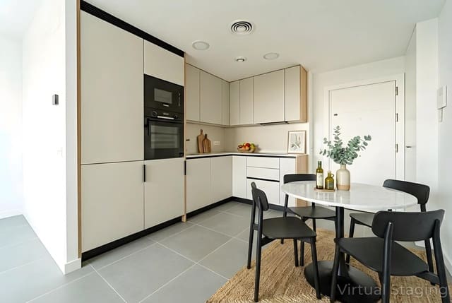 2 soverom Leilighet til salgs i Mijas Costa, Mijas med svømmebasseng garasje - € 445 000 (Ref: 9962378)
