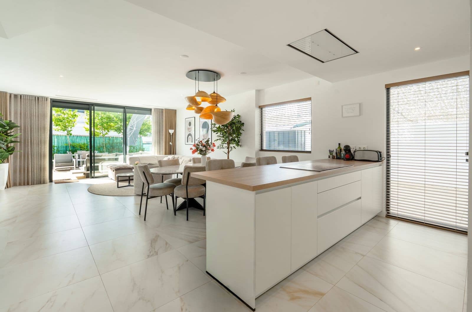 4 soveværelse Semi-Rækkehus til salg i Estepona med swimmingpool garage - € 945.000 (Ref: 9964996)