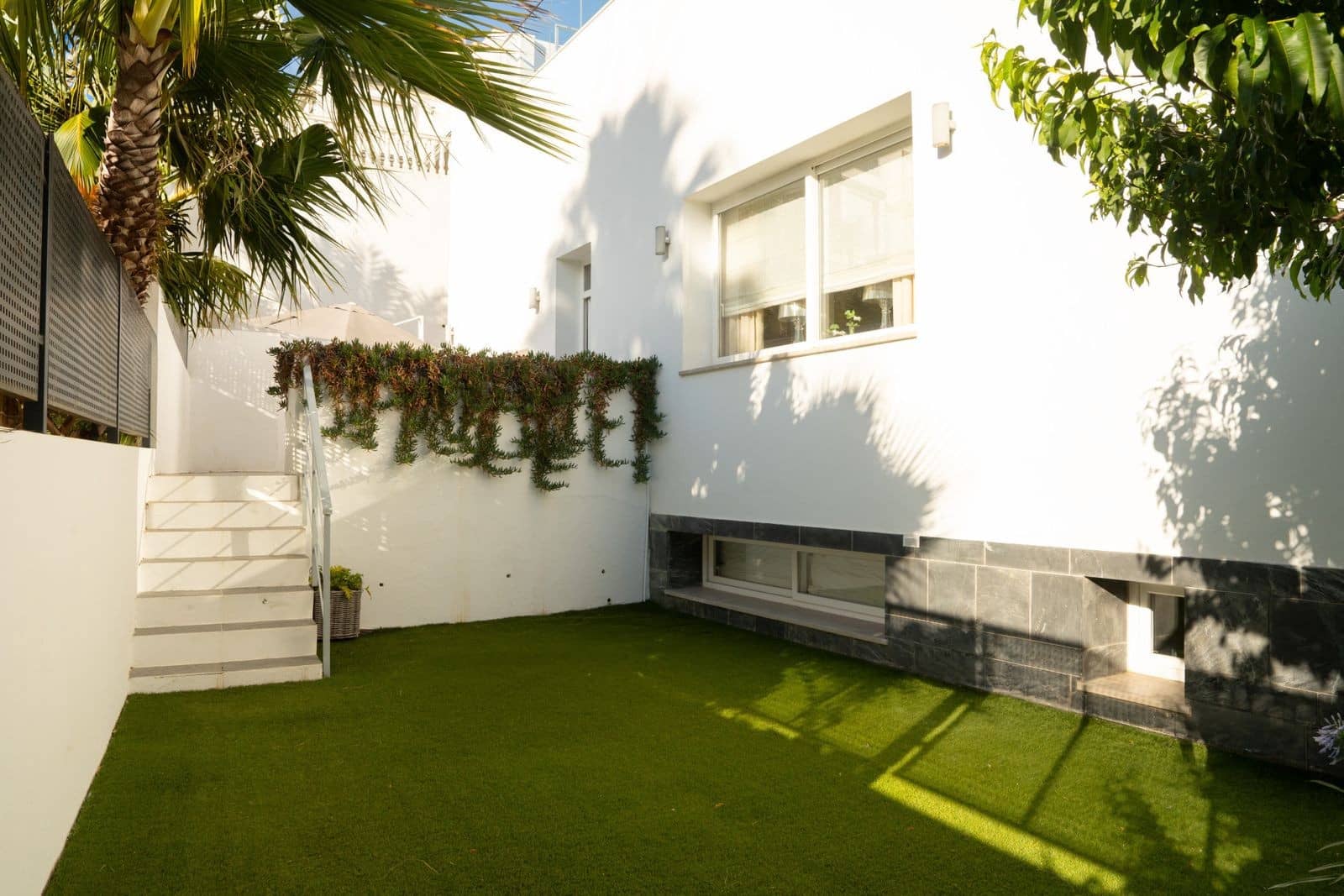 5 soverom Villa til salgs i Torrenueva med svømmebasseng garasje - € 1 795 000 (Ref: 9964998)