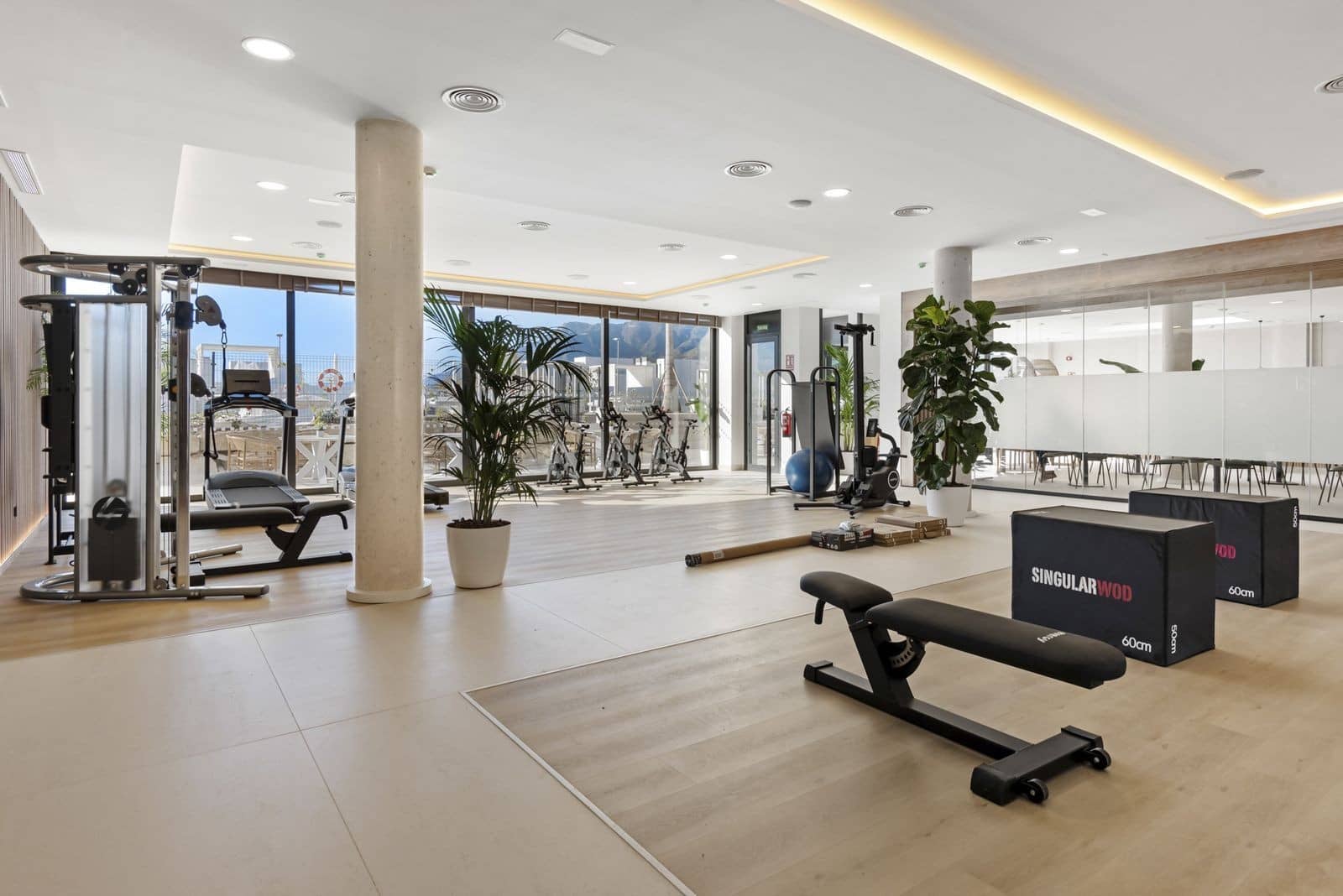 3 sypialnia Apartament na sprzedaż w Marbella z basenem garażem - 1 695 000 € (Ref: 9965002)