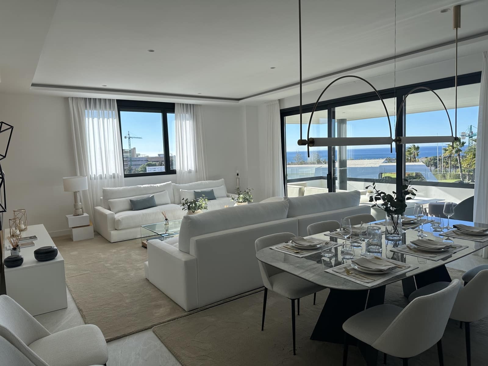 3 sypialnia Apartament na sprzedaż w Marbella z basenem garażem - 1 695 000 € (Ref: 9965002)