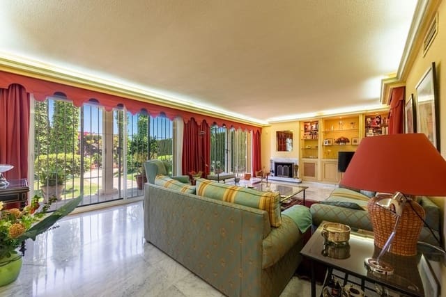 Chalet de 5 habitaciones en Atalaya-Isdabe, Estepona en venta con piscina garaje - 1.295.000 € (Ref: 9965009)
