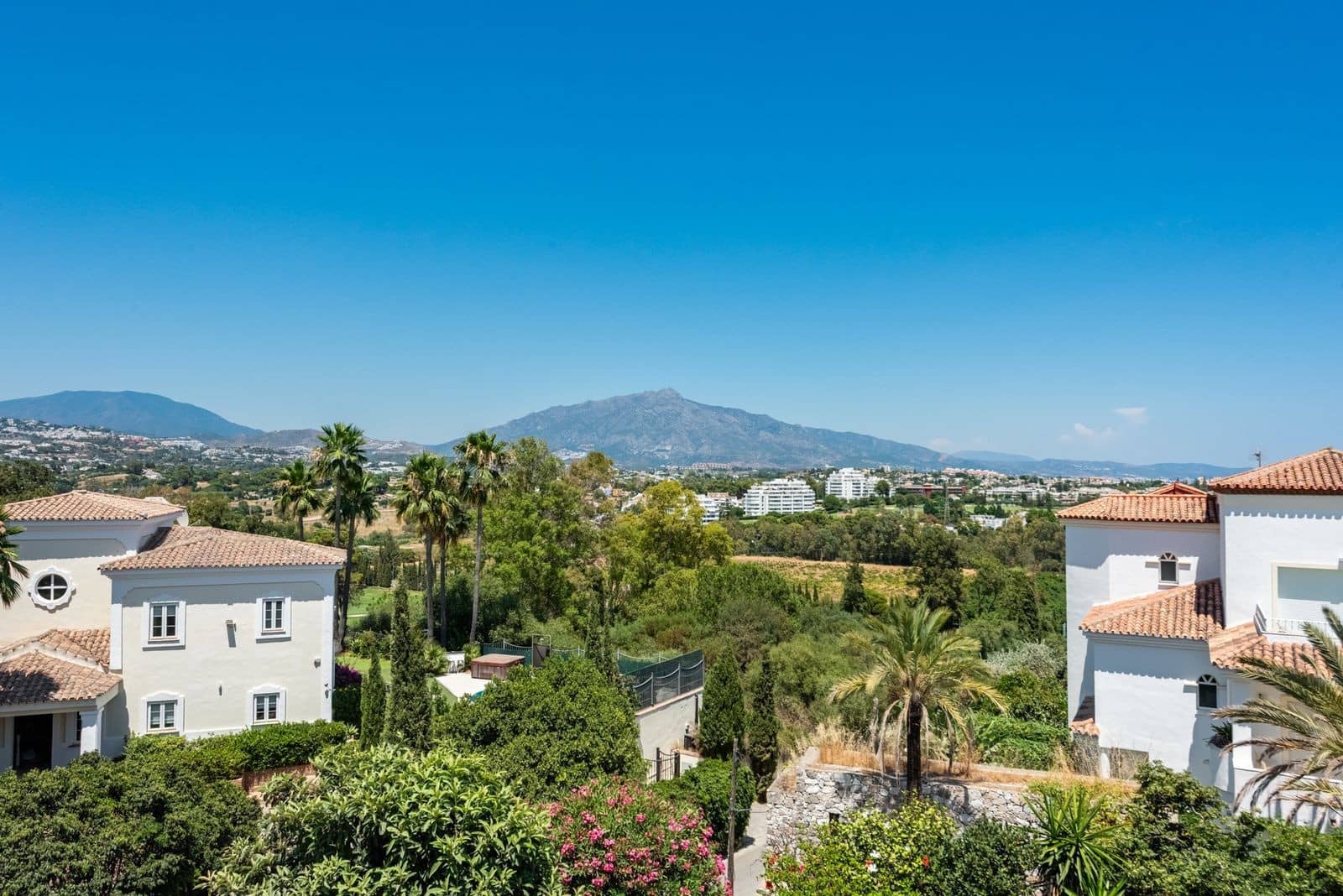 Chalet de 5 habitaciones en Atalaya-Isdabe en venta con piscina garaje - 1.295.000 € (Ref: 9965009)