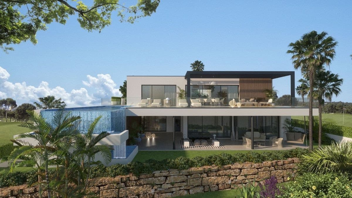 5 bedroom Villa for sale in Marbella with pool garage - € 4,250,000 (Ref: 9966359)
