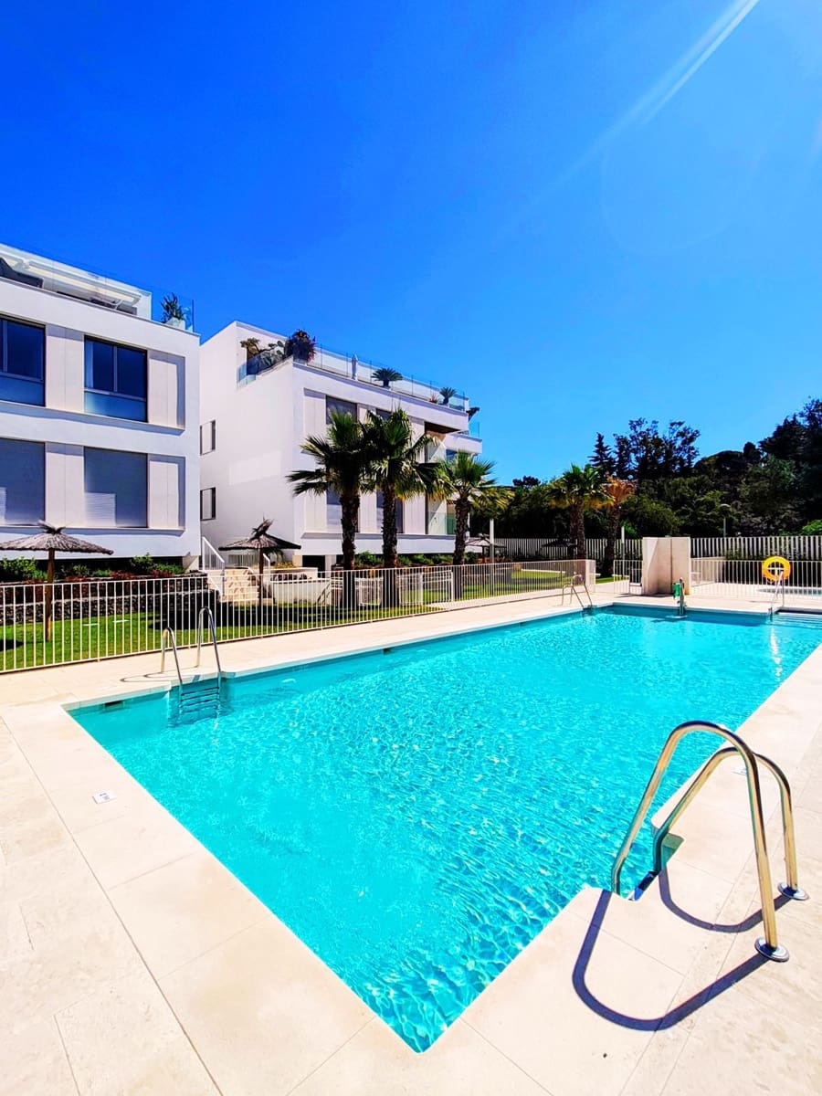 2 bedroom Apartment for sale in Marbella with pool garage - € 670,000 (Ref: 9966360)