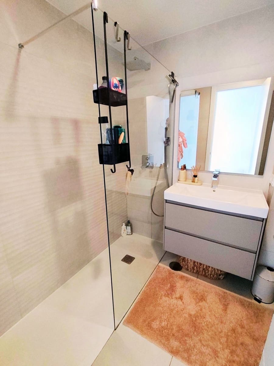 2 bedroom Apartment for sale in Marbella with pool garage - € 670,000 (Ref: 9966360)